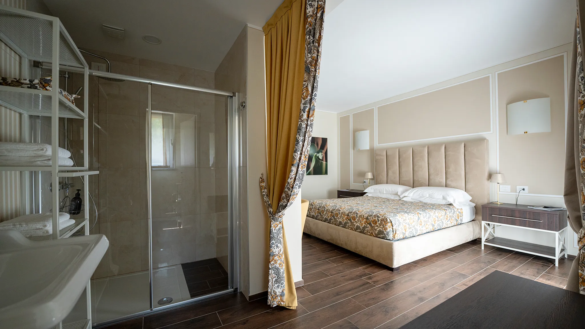 Letto matrimoniale e bagno camera a I Castagni, Vigevano
