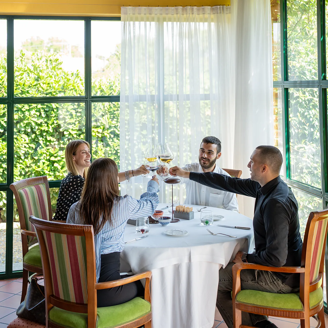 Brindisi al ristorante I Castagni